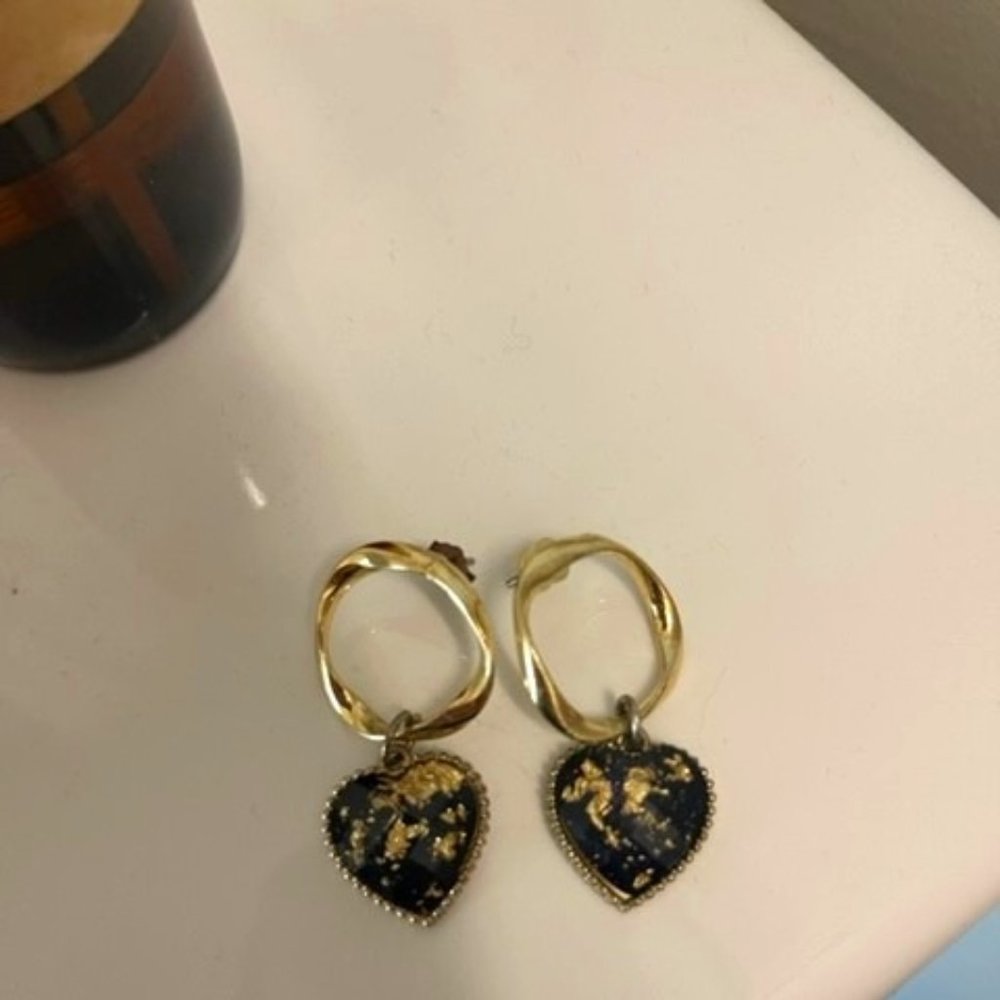Vintage black gold earings